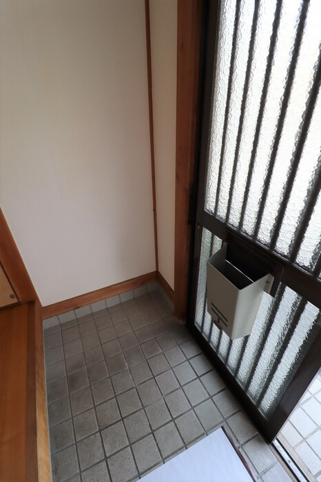 三門荘舩橋 I棟 I棟-1の玄関