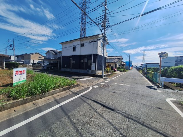 高崎市倉賀野町売土地の前面道路含む現地写真