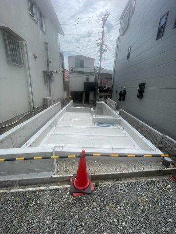 【前面道路含む現地写真】の画像