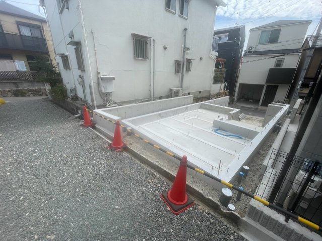 【前面道路含む現地写真】の画像