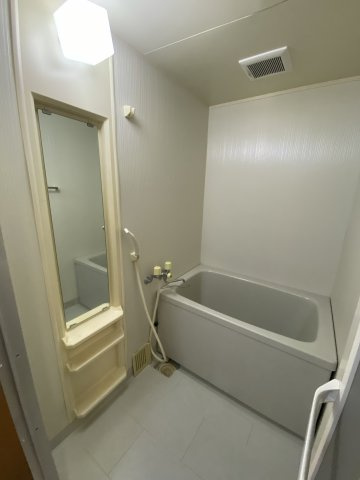 THE ROYALの駐車場
