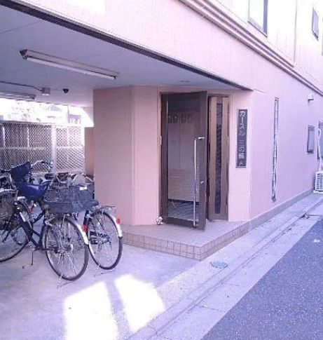 カースル三ノ輪　Ａ棟のエントランス
