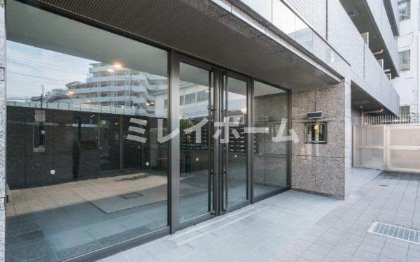 ルーブル多摩川七番館のエントランス