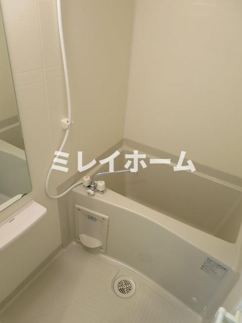 ルクシェール武蔵新田の浴室