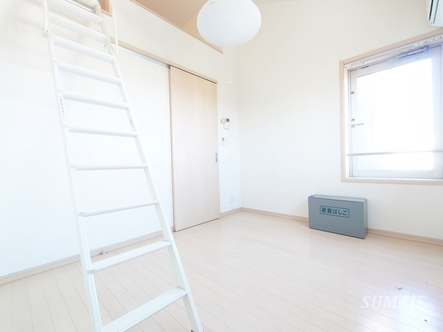 エクセル十条の寝室|窓側からのアングルです☆