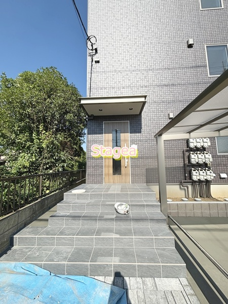 サンライズのエントランス