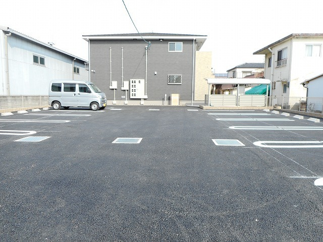 グレイス　イトウ　ファイブの駐車場