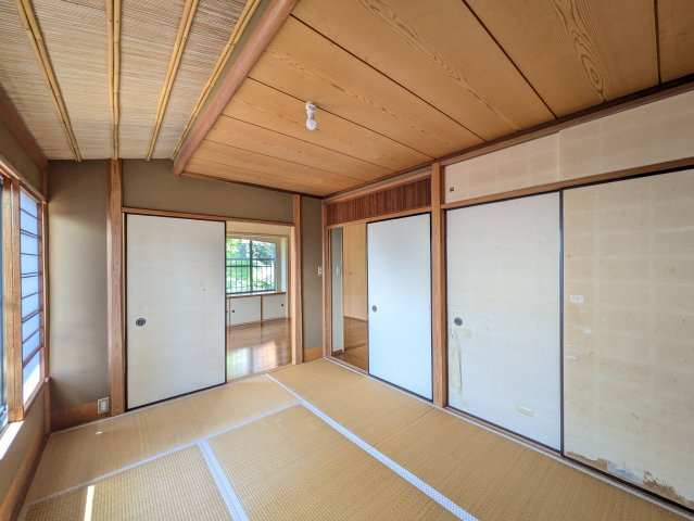 熱海市西山町　川のせせらぎを聞きながらの和室