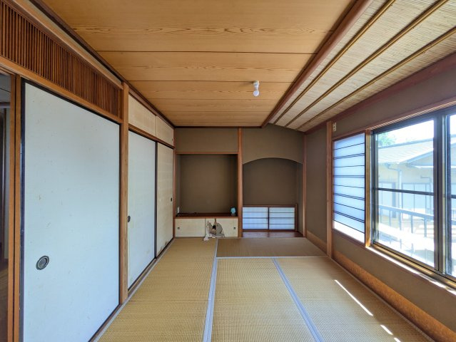 熱海市西山町　川のせせらぎを聞きながらの和室