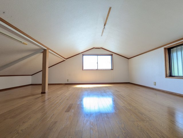 熱海市西山町　川のせせらぎを聞きながらの内装|ロフト