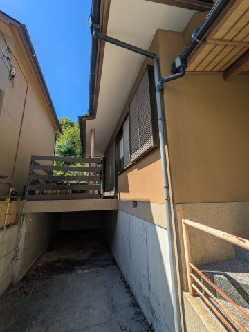 熱海市西山町　川のせせらぎを聞きながらの駐車場|ガレージ１１．９６㎡（ＲＣ造）