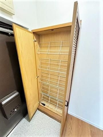 瑞鶯ハイツの玄関