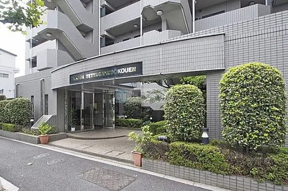 新宿区西落合２丁目の賃貸マンションのエントランス