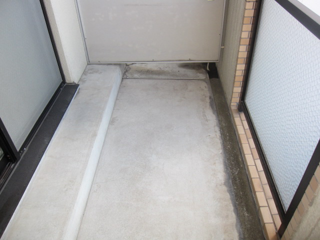 ジュネス神屋町のバルコニー