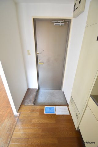 タカミビル　仲介手数料無料の玄関