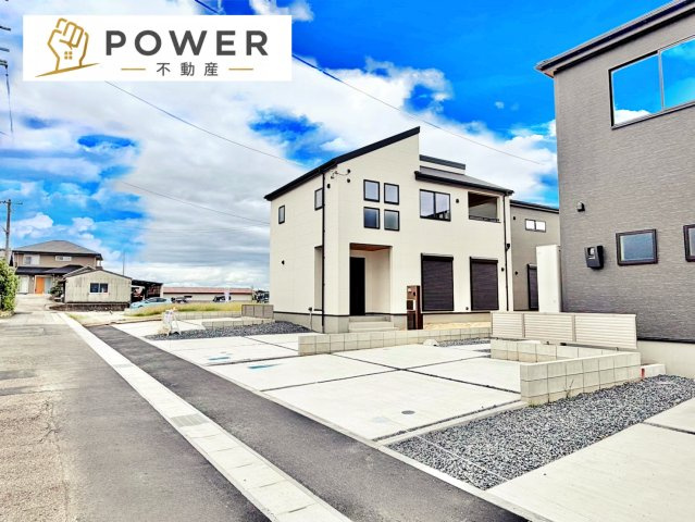 リーブルガーデン　豊田市畝部西町の前面道路含む現地写真|十分な幅が確保されており、車の出し入れもスムーズ。お子様の送り迎えなど、日常の動作も快適に行えます。									
									
