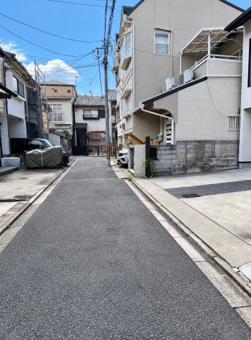 西ノ京伯楽町の前面道路含む現地写真