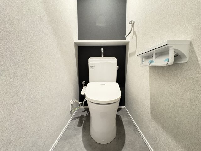 ホワイトキャッスル二島のトイレ|温水洗浄便座を完備！毎日使うトイレを快適・清潔に保てる嬉しい設備です♪