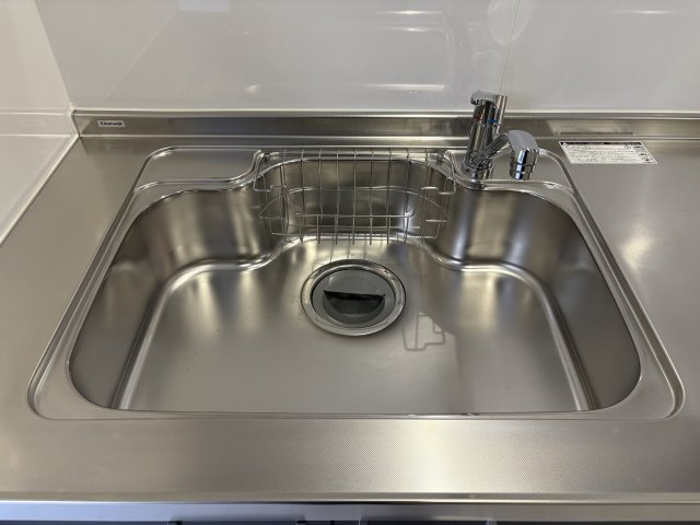 ホワイトキャッスル二島のキッチン|使いやすいシンプルな水栓を採用♪毎日の洗い物や調理にも便利です♪