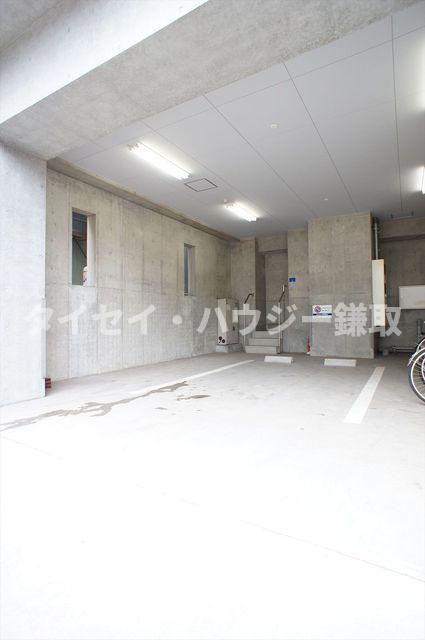 カムフォート登戸Ⅱのその他|★屋根付・平置駐車場あり　駐車場空き無し