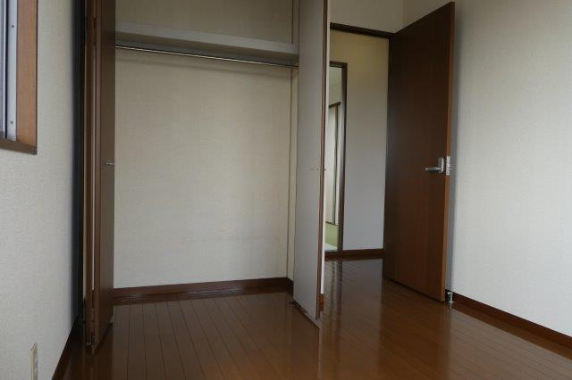 倉敷市日吉町のタウンの洋室