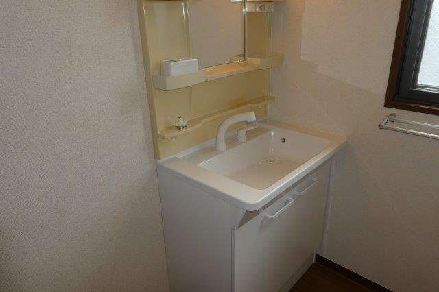 ニューサンホーム日吉Ｅの独立洗面台|シャンプードレッサー