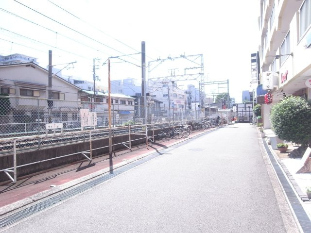 豊中市服部豊町１丁目の店舗一部