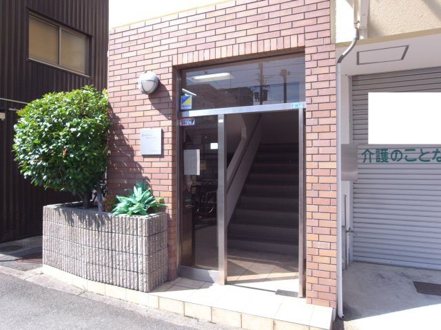 豊中市服部豊町１丁目の店舗一部