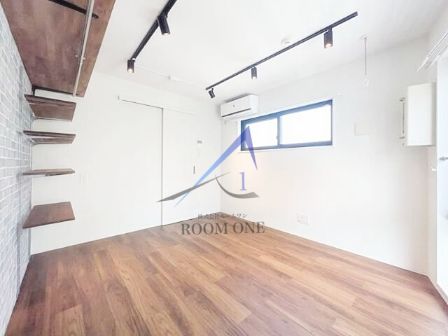 スプリングバンクの居間・リビング|洋室のお部屋です。
