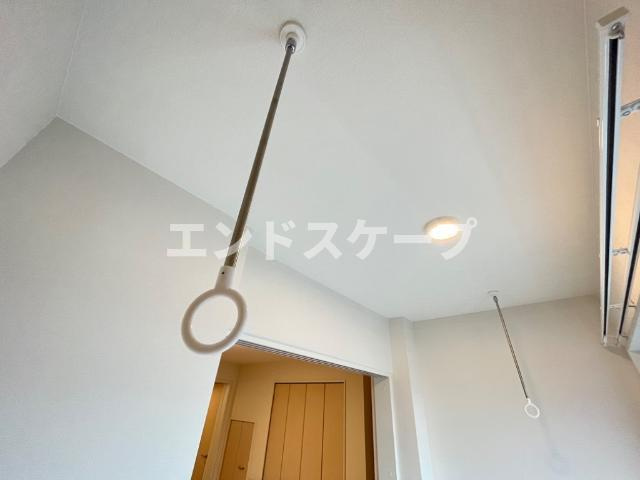 さくら・ガーデンの設備|室内物干
高崎、前橋のお部屋探しはエンドスケープまで！お客様の理想お聞かせ下さい♪