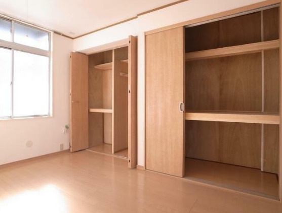 中野区野方１丁目の賃貸マンションの居間・リビング