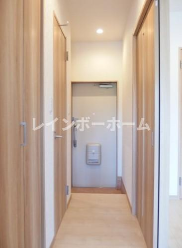 見本　仲手半額の玄関