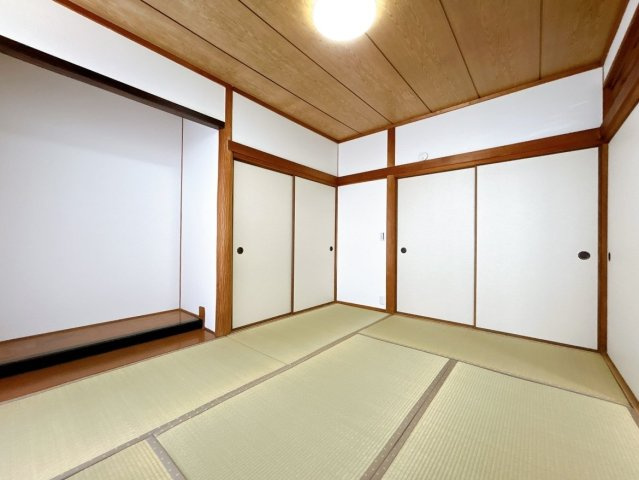 宇土市境目町の中古一戸建の和室|1F　西側6帖