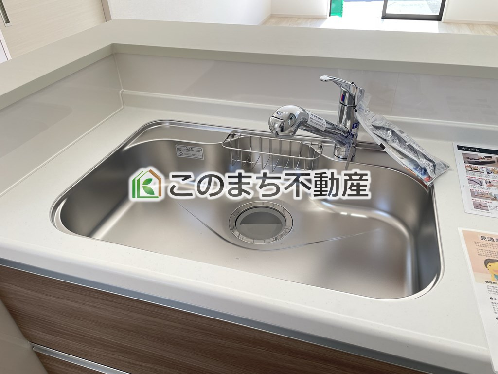 リガーレ宇都宮市細谷町3期のキッチン|同社施工物件の写真です。※建具やフローリング、その他仕様が違う場合がございます。