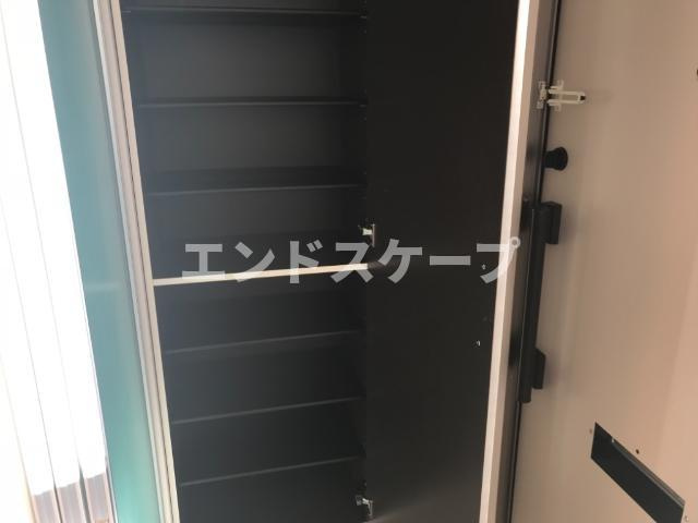 キャット・テールの収納|下駄箱
高崎、前橋のお部屋探しはエンドスケープまで！お客様の理想お聞かせ下さい♪