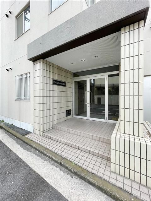 ビレッジハイム３鶴見のエントランス