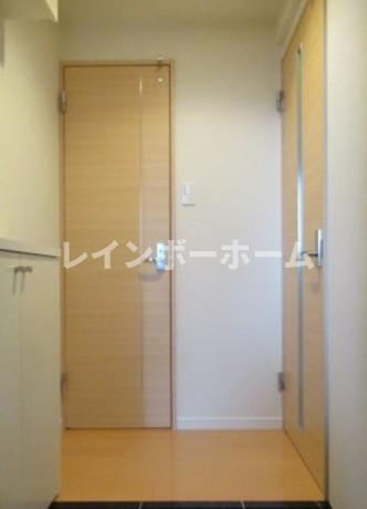 ヴァレッシア錦糸町シティの玄関