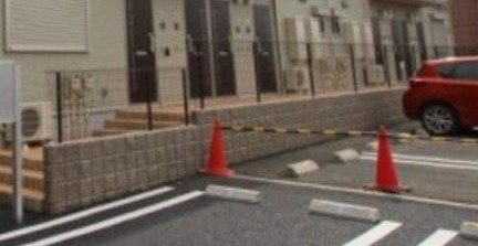 リバーサイドヒルズの駐車場