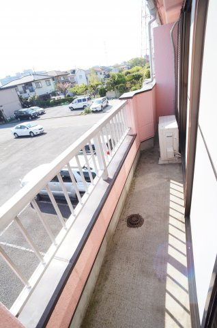 コーポスズキのバルコニー|暖かな日差しのふりそそぐバルコニー