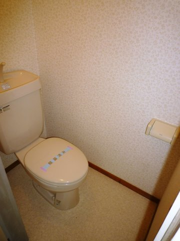 コーポスズキのトイレ|落ち着いたトイレです