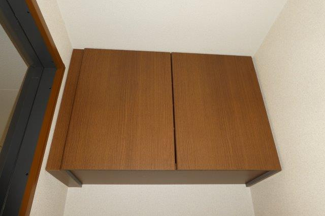 グランメゾン渡辺Ｂの玄関|シューズボックス上