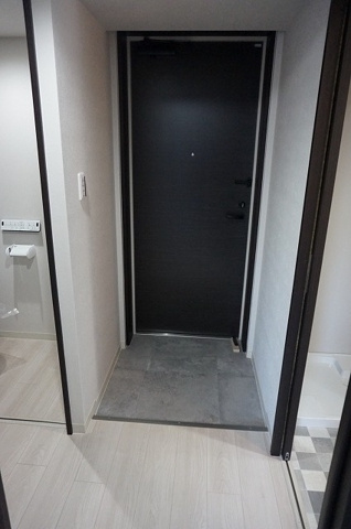 PARKSIDE RESIDENCE GYOTOKUの玄関