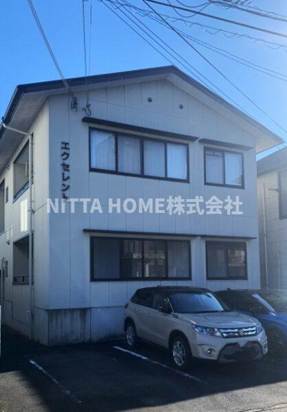 エクセレントの外観|駐車場１台無料◎外部物置も設置済み◇