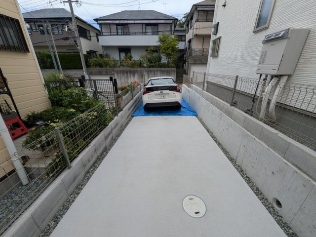 神戸市北区北五葉5丁目・戸建の駐車場