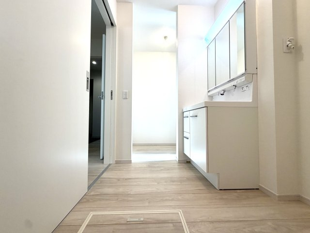 越谷市宮本町１９期１号棟ケイアイグレース　新築戸建の脱衣所|家事のしやすさを考えたコンパクトで無駄のないレイアウト。スムーズな移動で洗濯作業も捗ります。