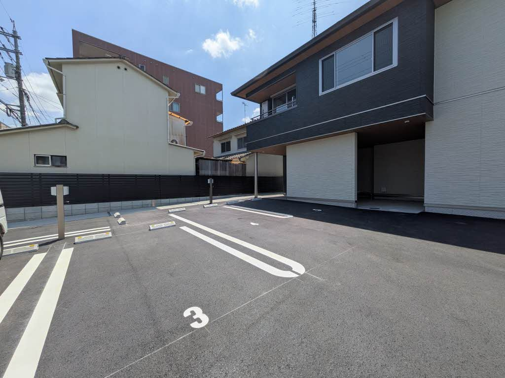 凛の駐車場
