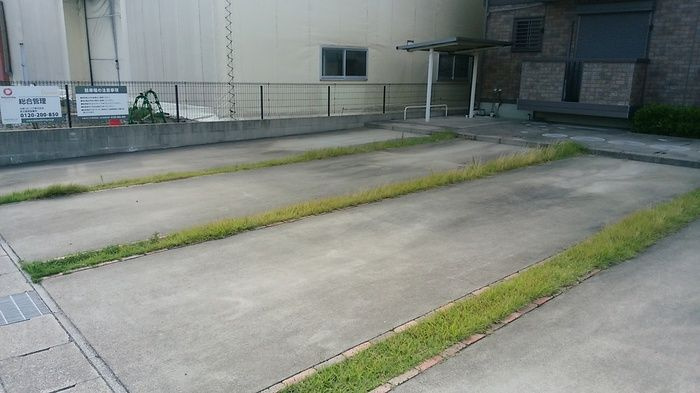 テル　レザンの駐車場