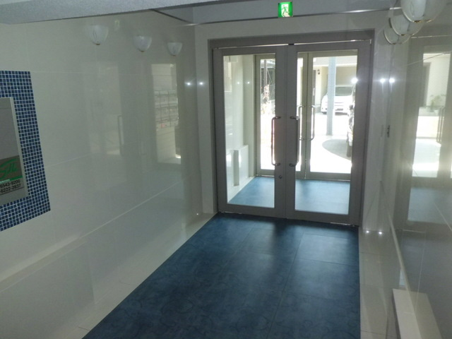 アルユータ六甲道のエントランス