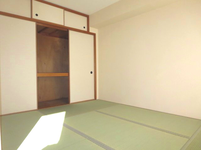 メゾン石在の和室