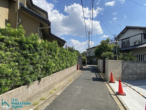 等持院西町　新築戸建の前面道路含む現地写真